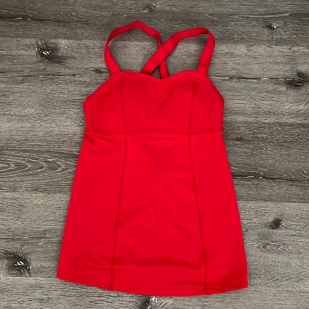 Lululemon tank